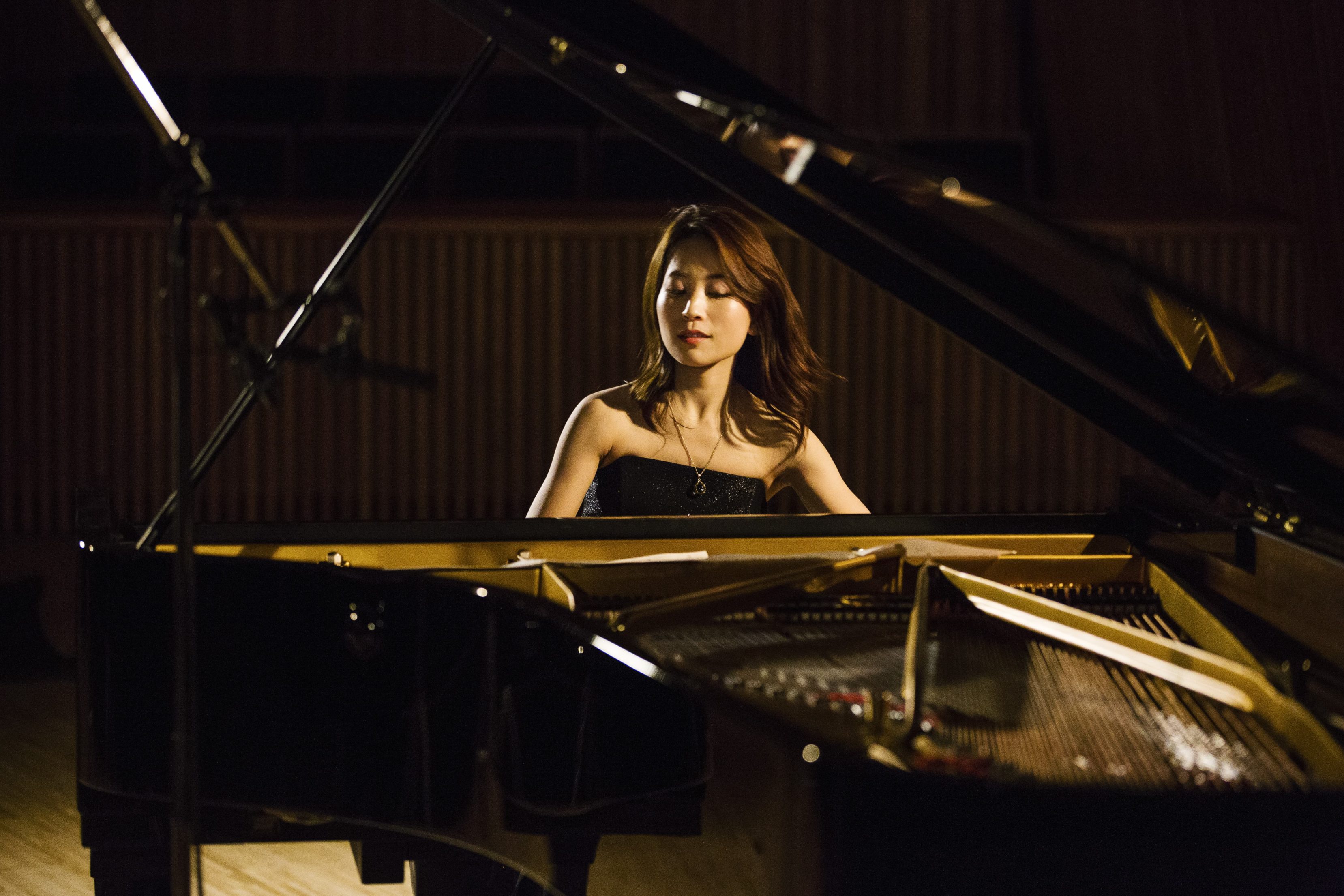 Akimi Fukuhara | pianist